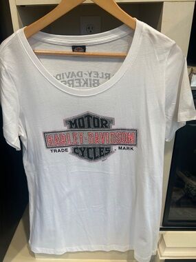 Harley-Davidson White T-Shirt with Black and Red Logo